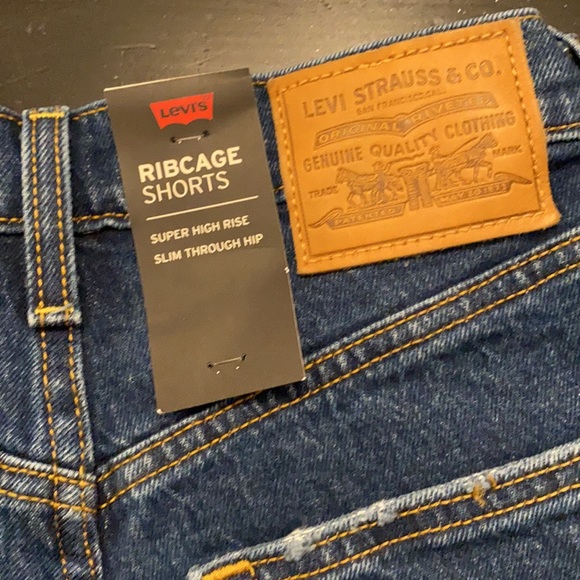 Levi's Ribcage Denim Shorts - Picture 9 of 15